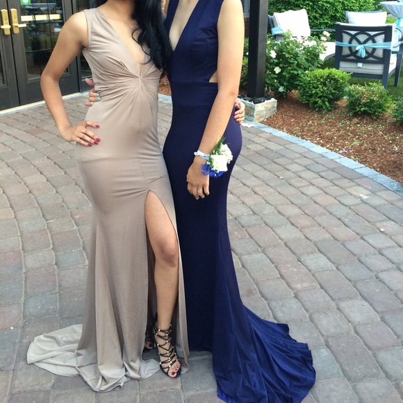 Prom dress - Picture 2 of 2